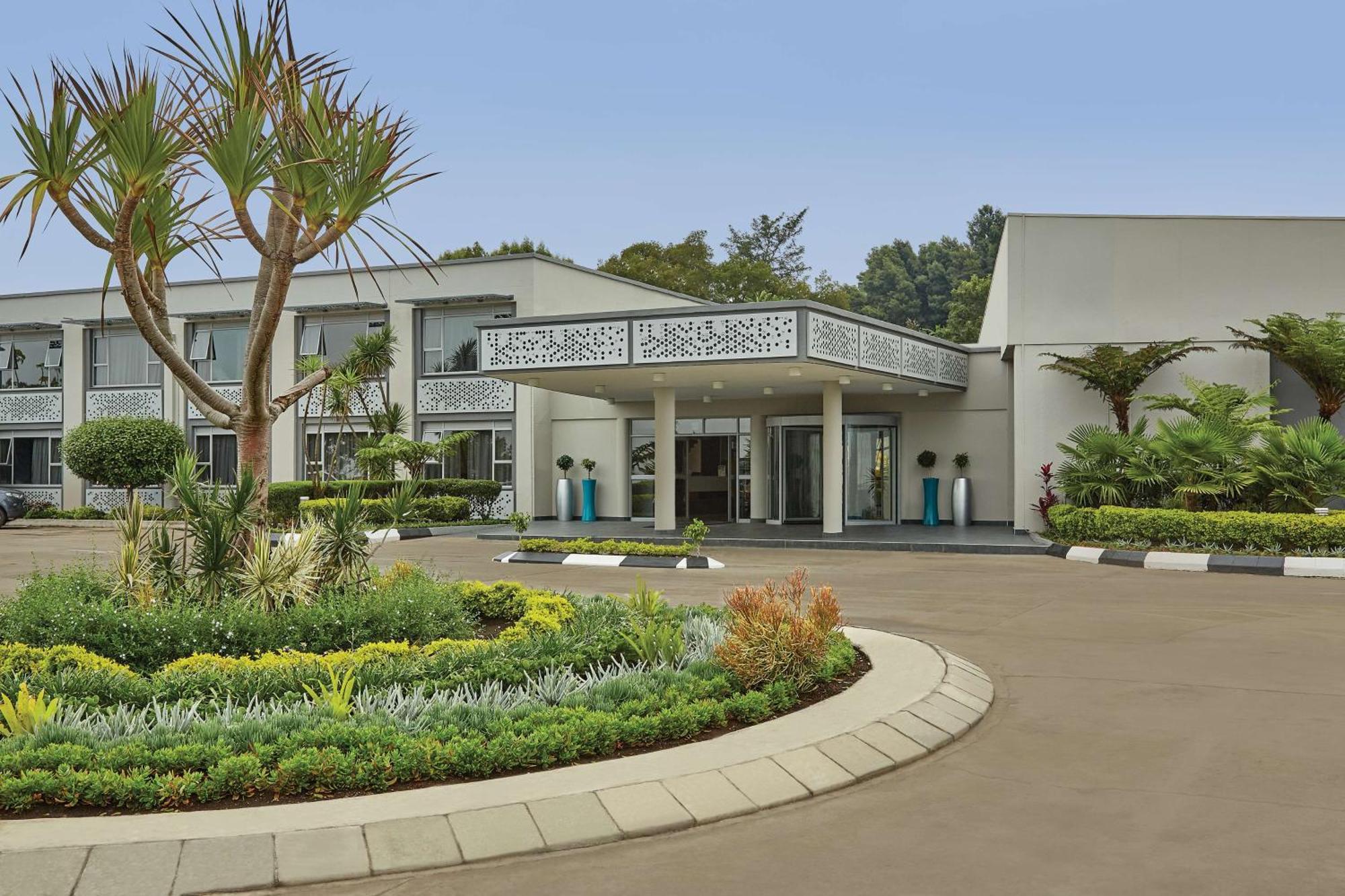 Garden Court Ουμτάτα Εξωτερικό φωτογραφία